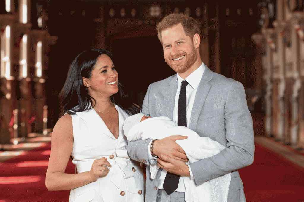 O príncipe Harry e Meghan Markle compartilharam uma nova foto do bebê Archie