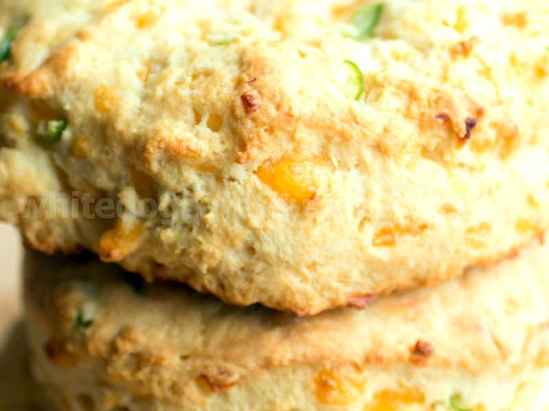 Homemade Cheddar-Jalapeno Biscuits