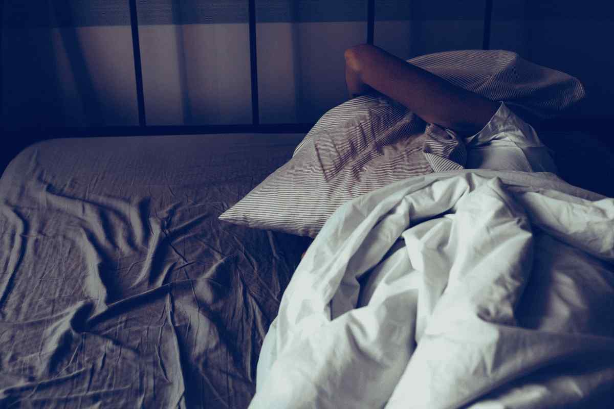 11 façons de passer une bonne nuit de sommeil dans la chaleur
